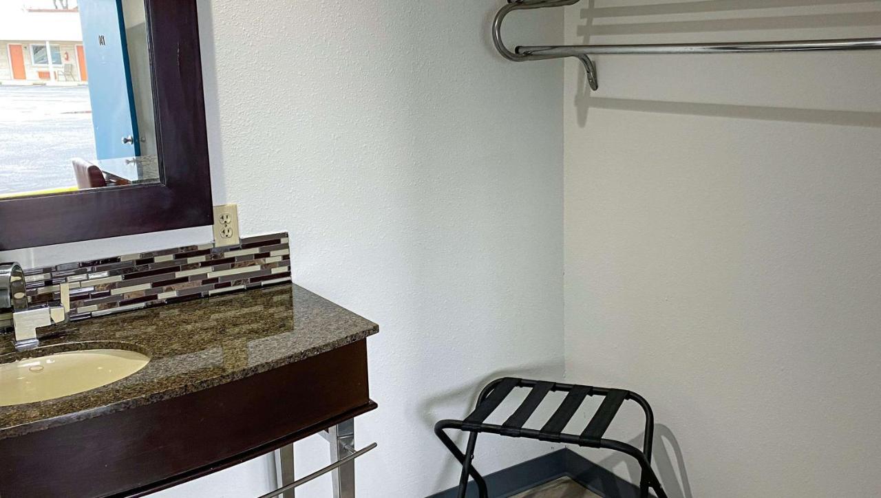 Springs Motel Ky Russell Springs Экстерьер фото